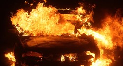U Makarskoj izgorio auto