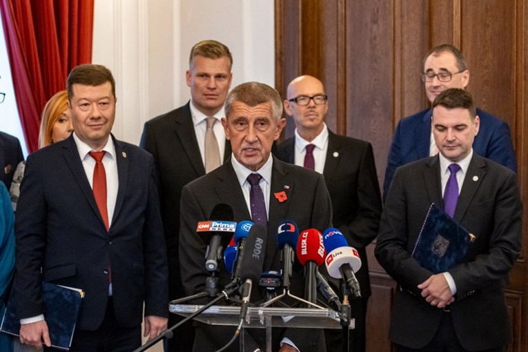 Češka vlada mogla bi pasti nakon mjesec dana i to zbog Ukrajine