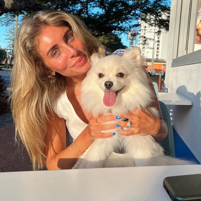 18+ glumica uhićena zbog snimanja eksplicitnog sadržaja s jedva punoljetnim momcima