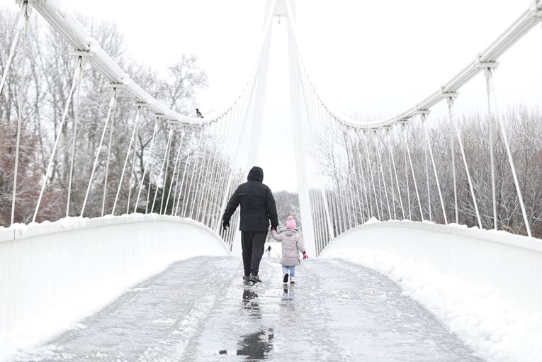 Pravi zimski ugođaj u unutrašnjosti, Jadran ostaje kišovit i vjetrovit