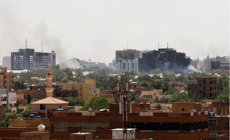 Žestoke bitke u glavnom gradu Sudana, vojska i pobunjenici bore se na ulicama