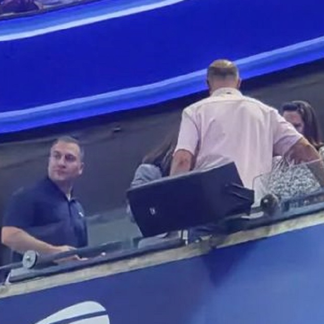 Ovo su navijači koji su pljeskali na Đokovićeve promašaje. Sudac: "Prestanite odmah!"