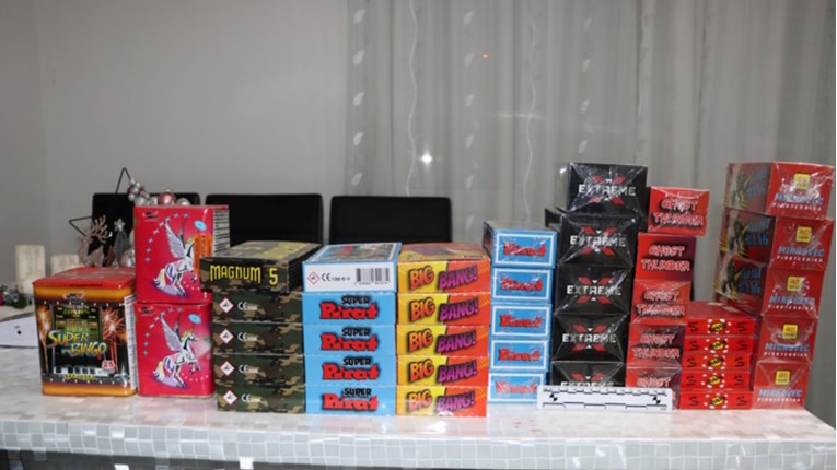 Policija uhitila dilera petardi u Zagrebu. Kažnjen s preko 3000 eura