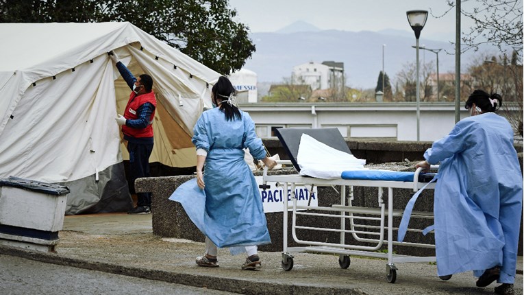 U Crnoj Gori ponovo preko 200 novozaraženih, pacijenti u Nikšiću ležali po hodnicima