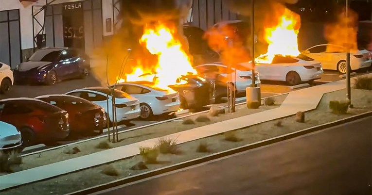 Zapaljene Tesle u Las Vegasu. FBI: Napad ima elemente terorizma