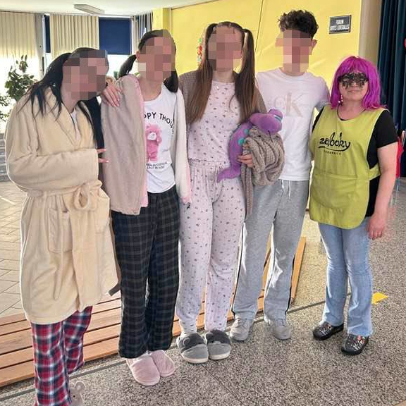 Gimnazija Zabok: Na Pokladni utorak u školi su se maskirala 4 učenika i teta Lili