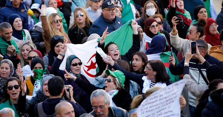 Alžirci prekinuli prosvjede prvi put nakon više od godinu dana