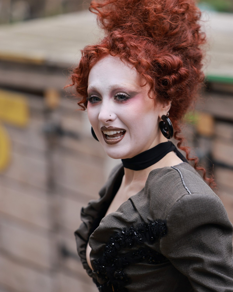 Chappell Roan privukla pažnju u haljini s otvorenim stražnjim dijelom 🫣