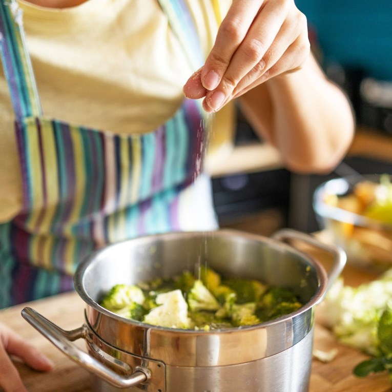 Previše ste posolili jelo? Bez panike, postoje jednostavna rješenja