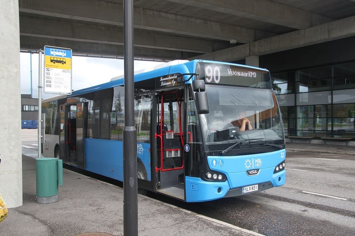 Pijani muškarac oteo bus u Helsinkiju, povezao putnika pa putem pokupio još jednog