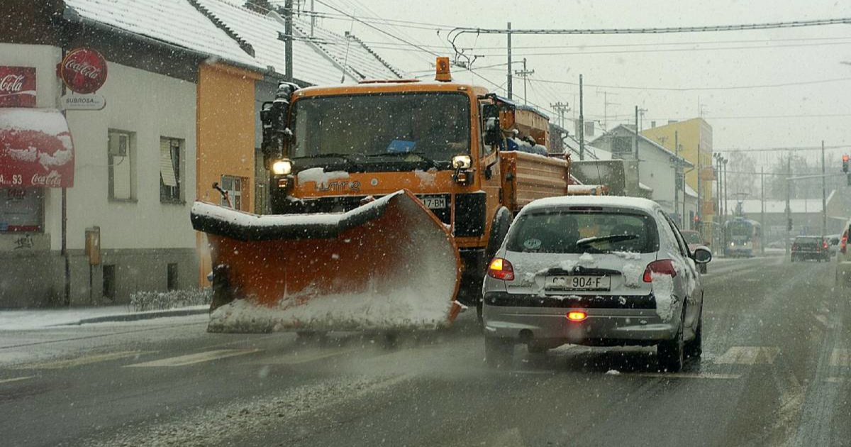 Zimska služba osječkog Unikoma u protekla 24 sata potrošila više od 120 tona soli