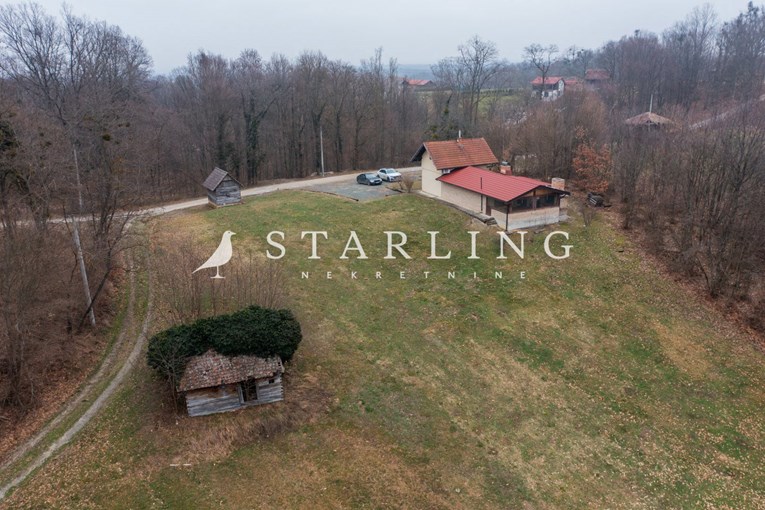 Top oglasi za nekretnine: Kuća s velikim zemljištem u Brežanima Lekeničkim