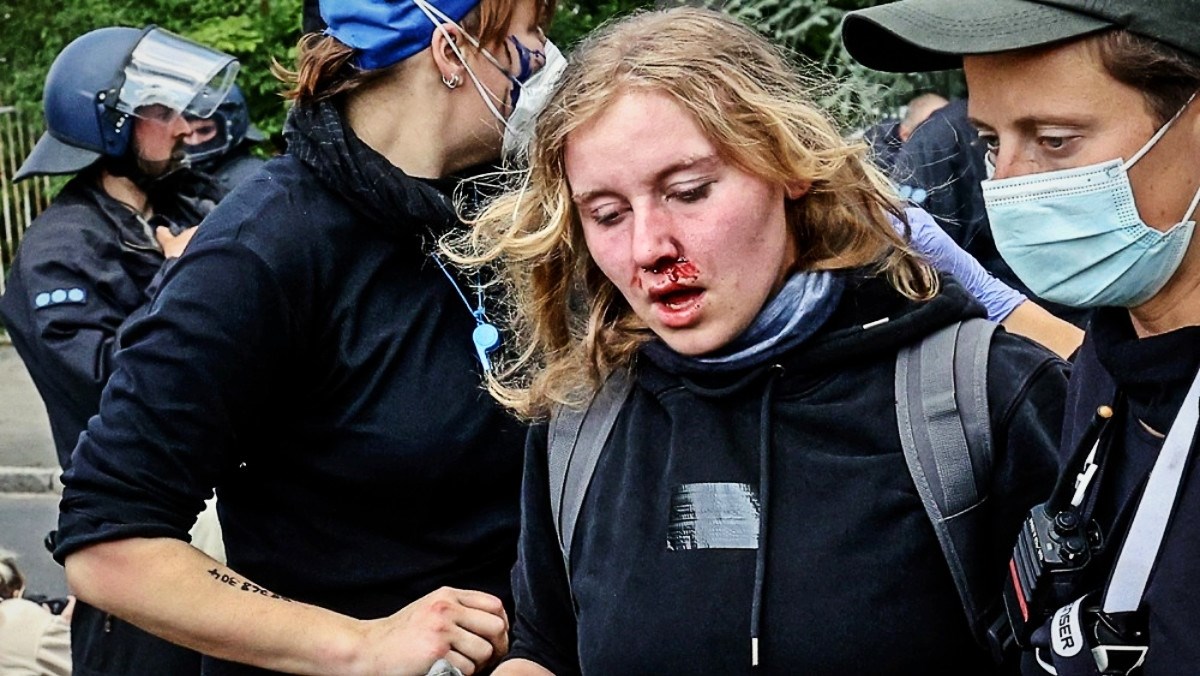 FOTO Sukob policije i prosvjednika ispred Tesline tvornice u Njemačkoj