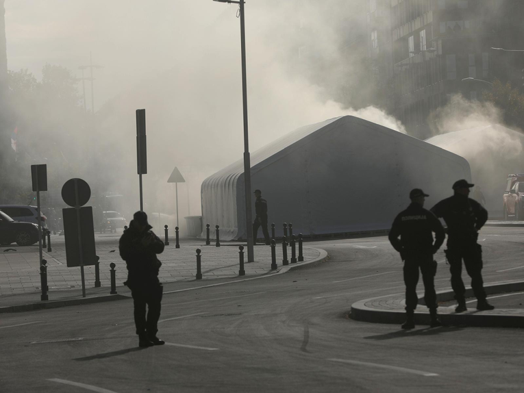 Ćacilend: Društvena metastaza Srbije