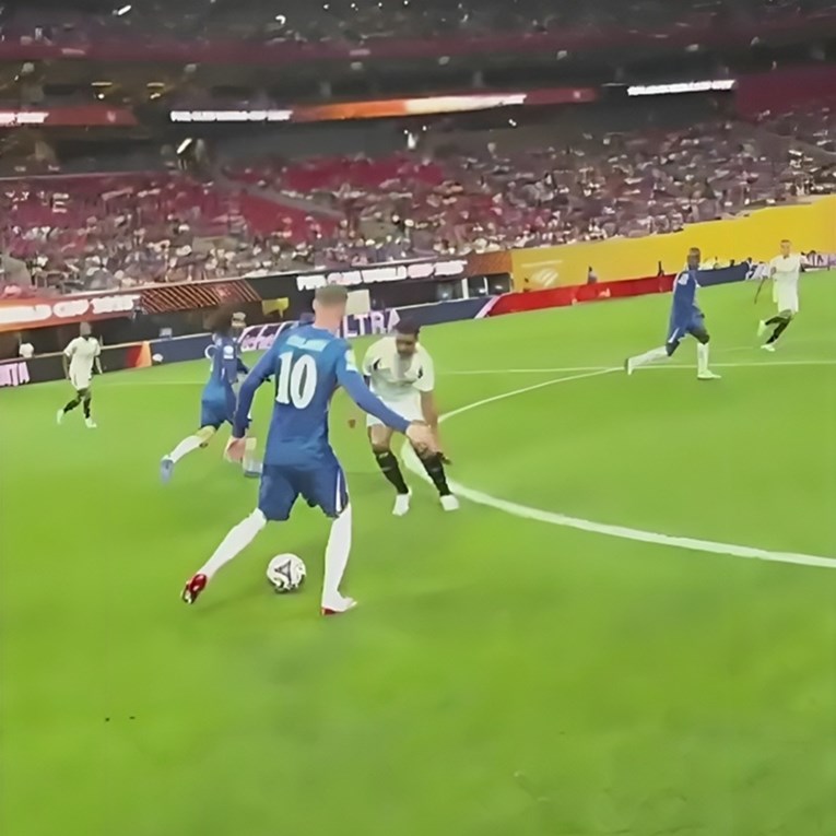 Gol kako ga je vidio sudac. Pogledajte majstoriju snimljenu kamerom na sucu