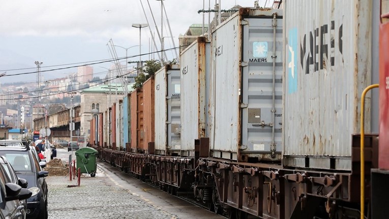Pokrenut prvi željeznički kontejnerski servis iz Rijeke za Češku