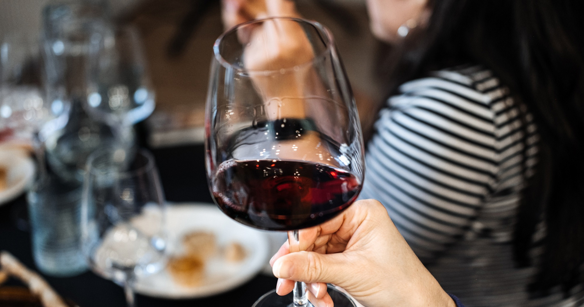 Jedno piće dnevno značajno povećava rizik od srčanih bolesti, osobito za žene