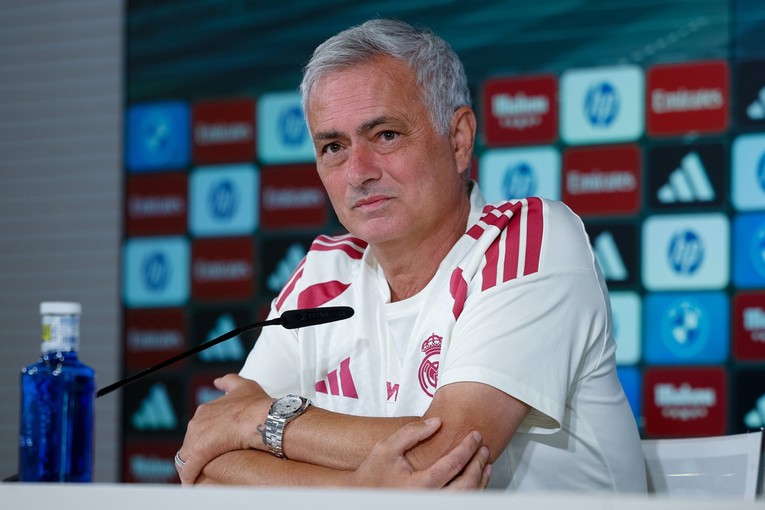 Novinar: Jeste nazvali trenera Intera? Mourinho: Jesi ti nazvao svoju mamu?