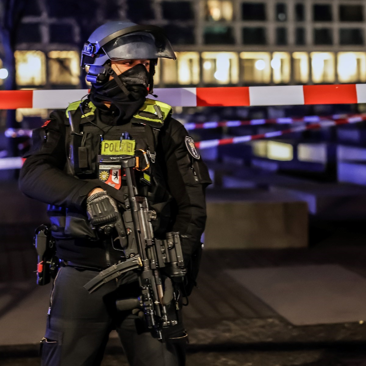 FOTO Proboden muškarac kod spomenika holokaustu u Berlinu. Ne zna se je li uhvaćen