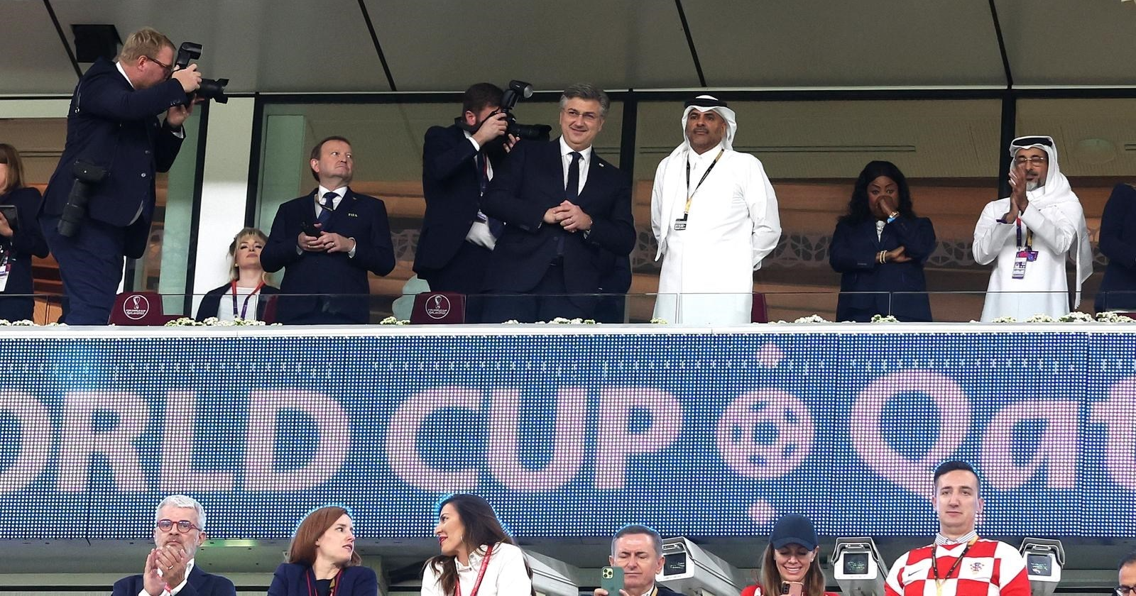 Dok su snimali Plenkovića, fotografi slučajno uhvatili i tajnoviti domaći par