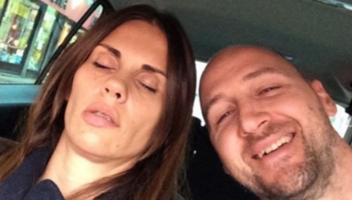 Dino Rađa godinama fotka Viktoriju dok spava, objavili urnebesne slike