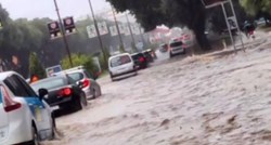 U Splitu palo više kiše nego što padne u cijelom mjesecu. Poplavile ulice i kuće