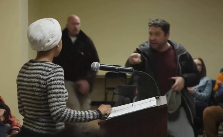 VIDEO Američka kongresnica napadnuta nepoznatom tekućinom u Minneapolisu