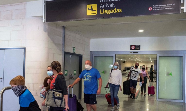 Britanija svojim građanima savjetuje izbjegavanje putovanja na Baleare i Kanare