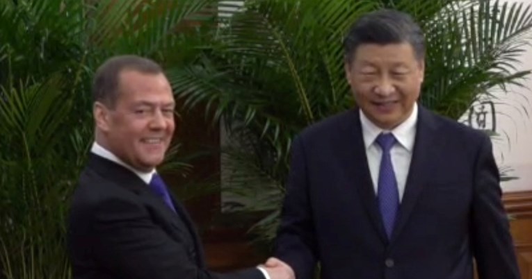 Medvedev bio u iznenadnom posjetu Kini, pričao je sa Xijem