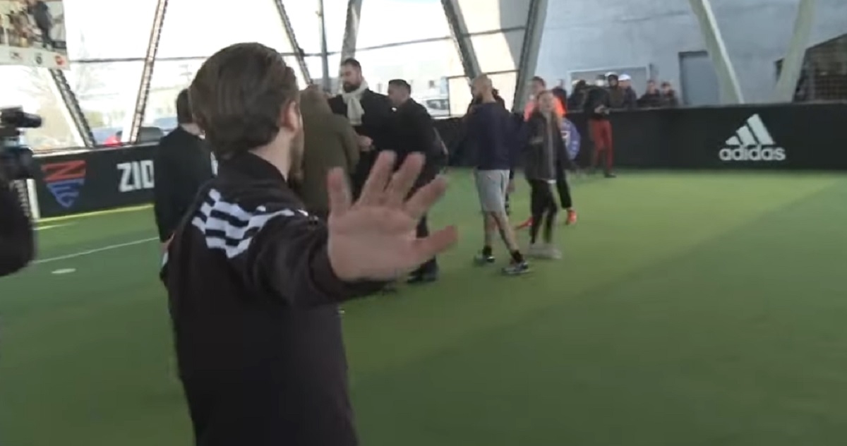 Zidane izbacio ekstremno desnog političara sa svog terena. Ovaj bjesnio u medijima