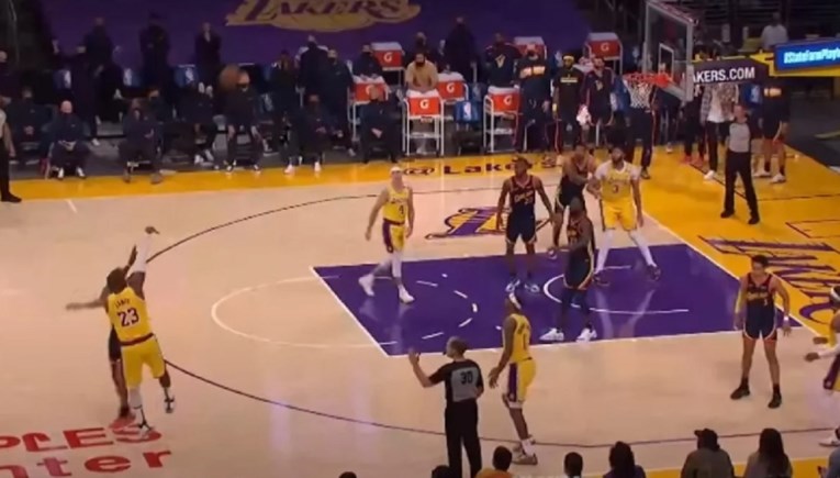 LeBron tricom osigurao prvaku play-off protiv Šarića. Curryju prilika za popravni