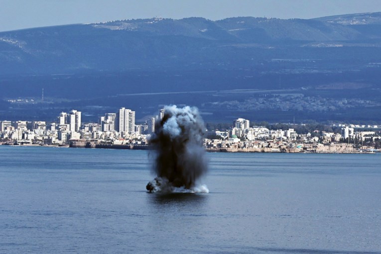 Izrael zatvorio škole, bolnice premješta pod zemlju