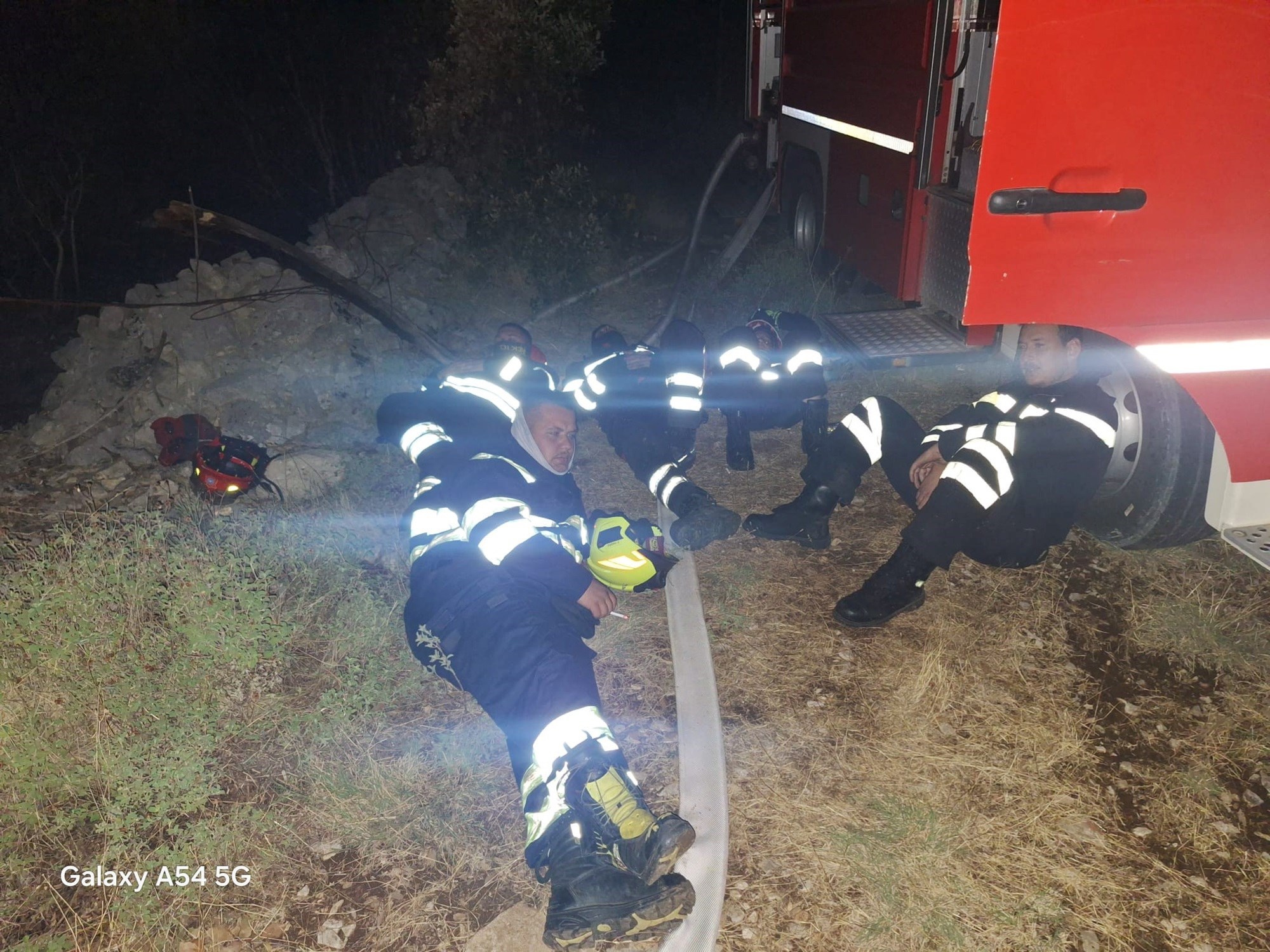 FOTO Veliki požar na Braču, gori borova šuma kod Novog Sela