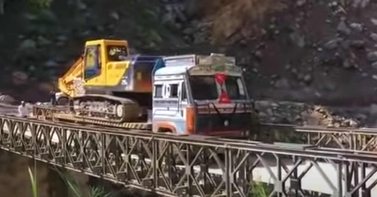 VIDEO Kamera snimila urušavanje mosta u Indiji