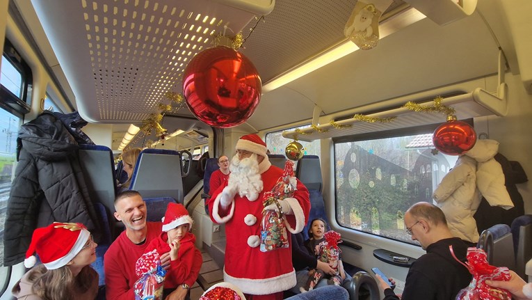 Pregršt dječjeg smijeha u božićnim vlakovima Tin-express