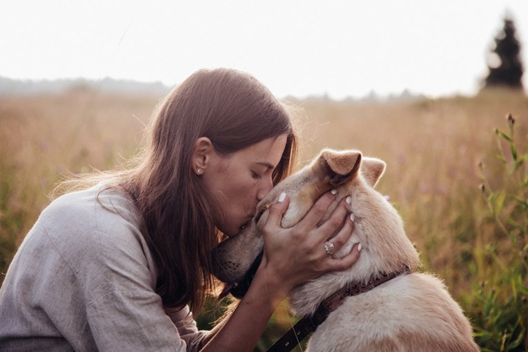 Stručnjakinja za ponašanje životinja: Ovo su znakovi da vas vaš pas stvarno voli