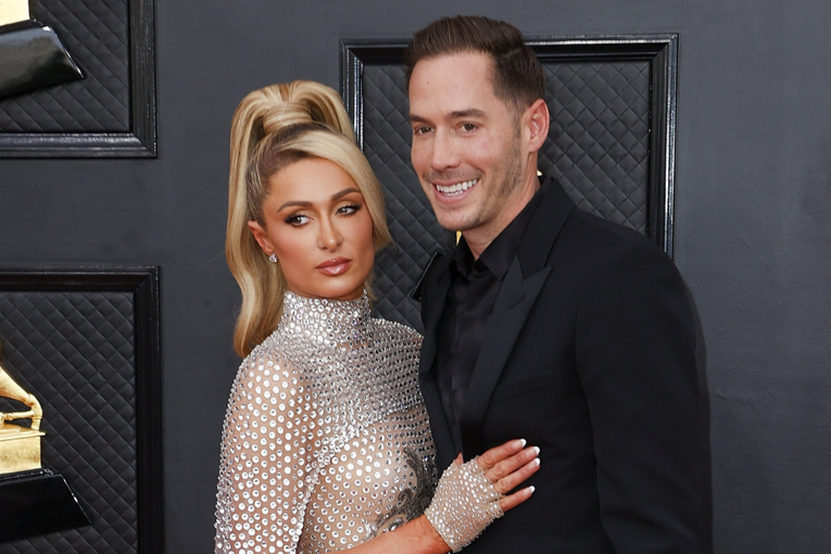 Suprug Paris Hilton odgovorio na glasine o braku: "Najsretniji smo par"