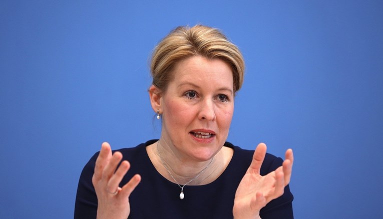 Njemačka ministrica podnijela ostavku zbog plagiranja doktorata