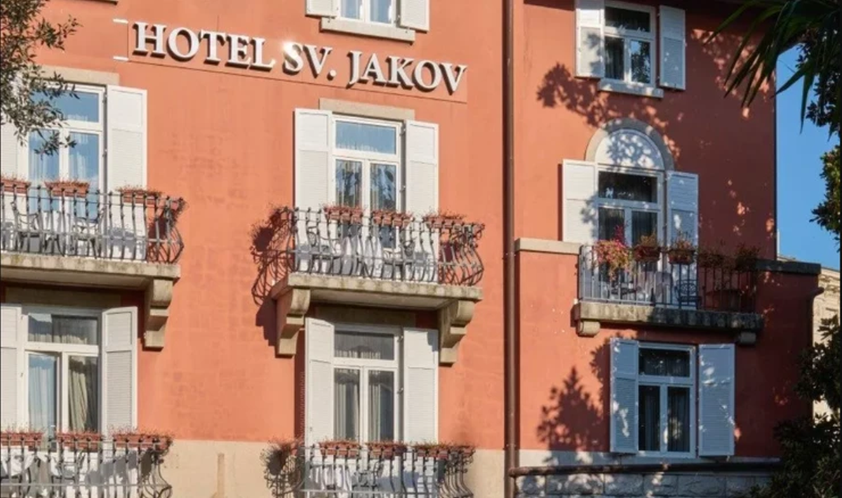 Gorjelo u butiku hotela u središtu Opatije