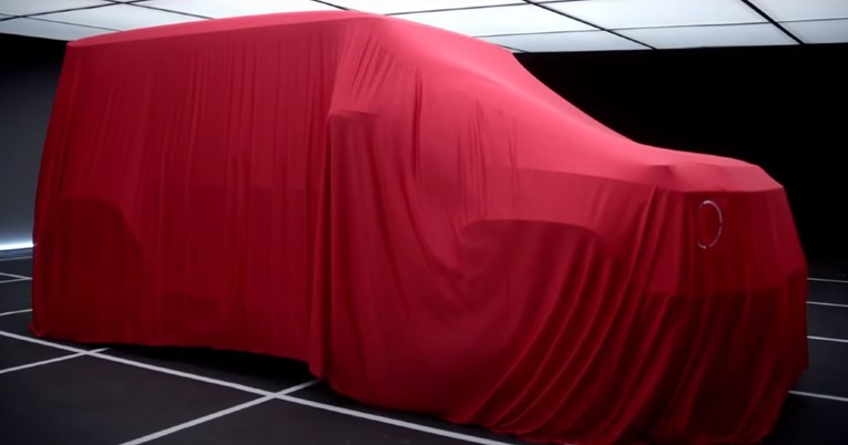 VIDEO Za kupovinu ovog auta Mercedes će vas provjeriti, a dovest će i vašu majku