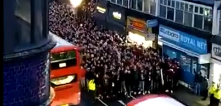 Ludnica u Londonu: Pogledajte šou navijača Leipziga uoči utakmice s Tottenhamom