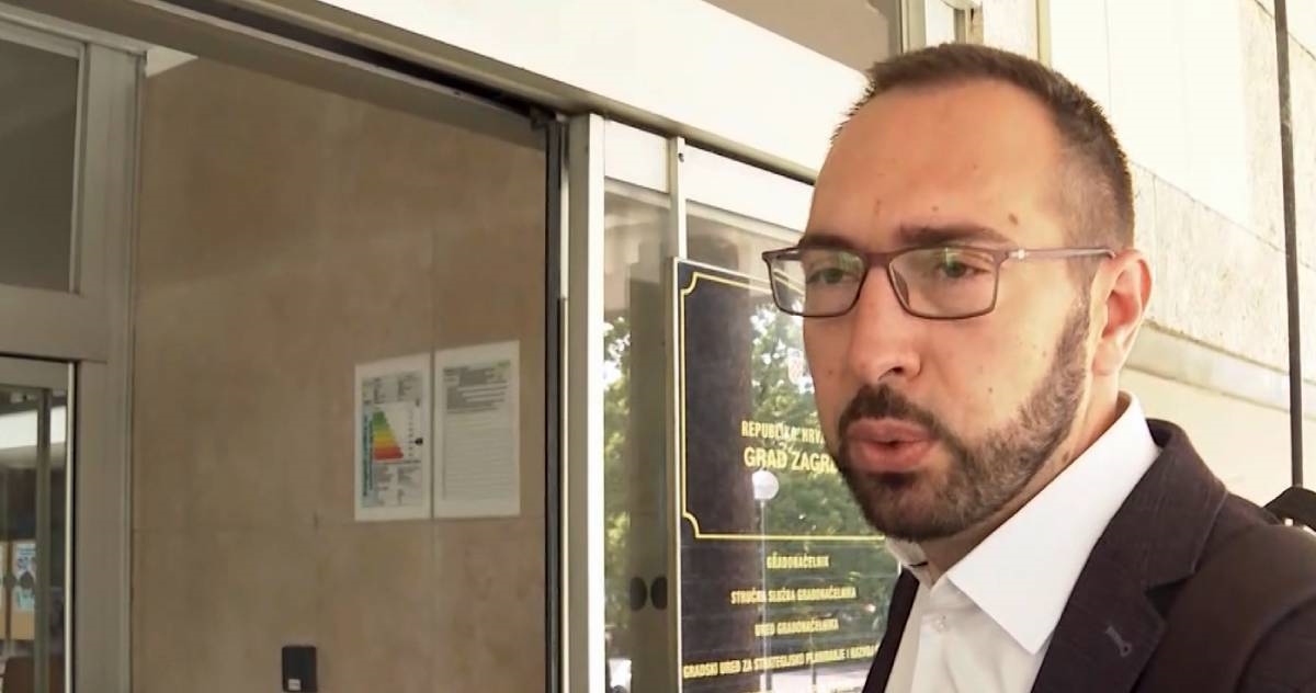 Tomašević stigao na posao: "Morali smo promijeniti šeficu stožera"