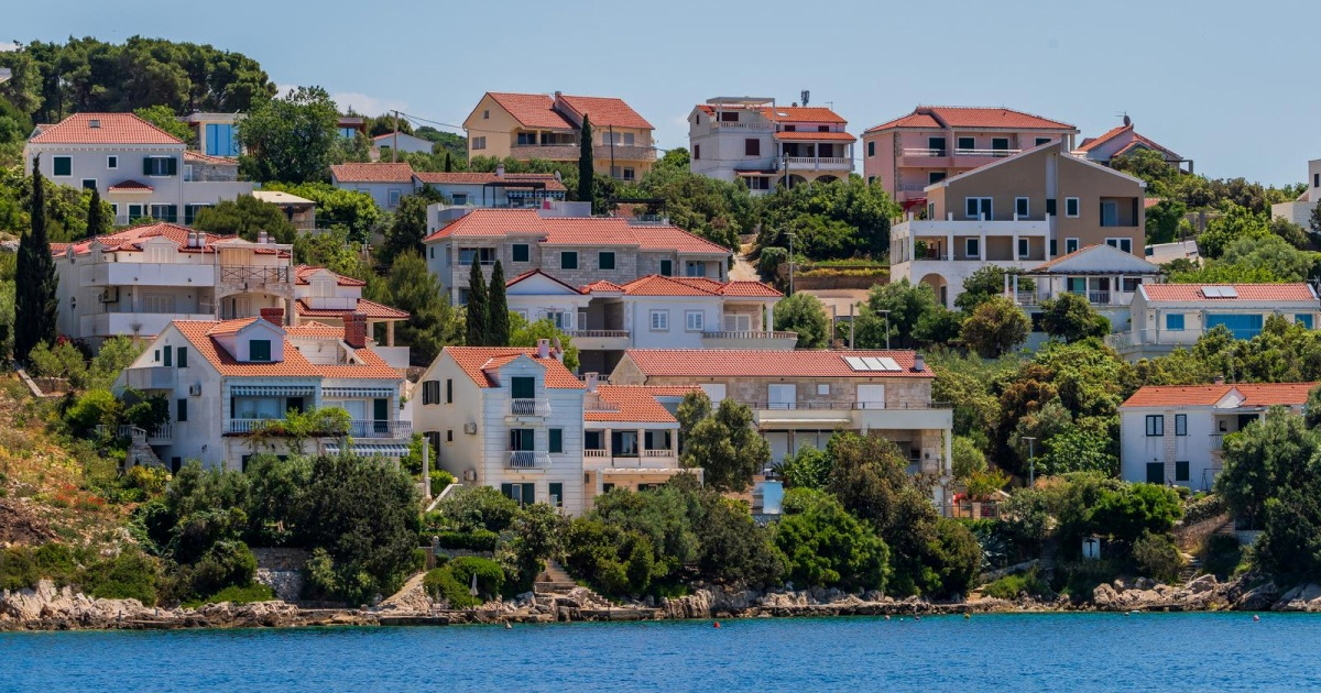 Najavljeni novi zakoni, promjene za vile, apartmane, kampove... Evo detalja