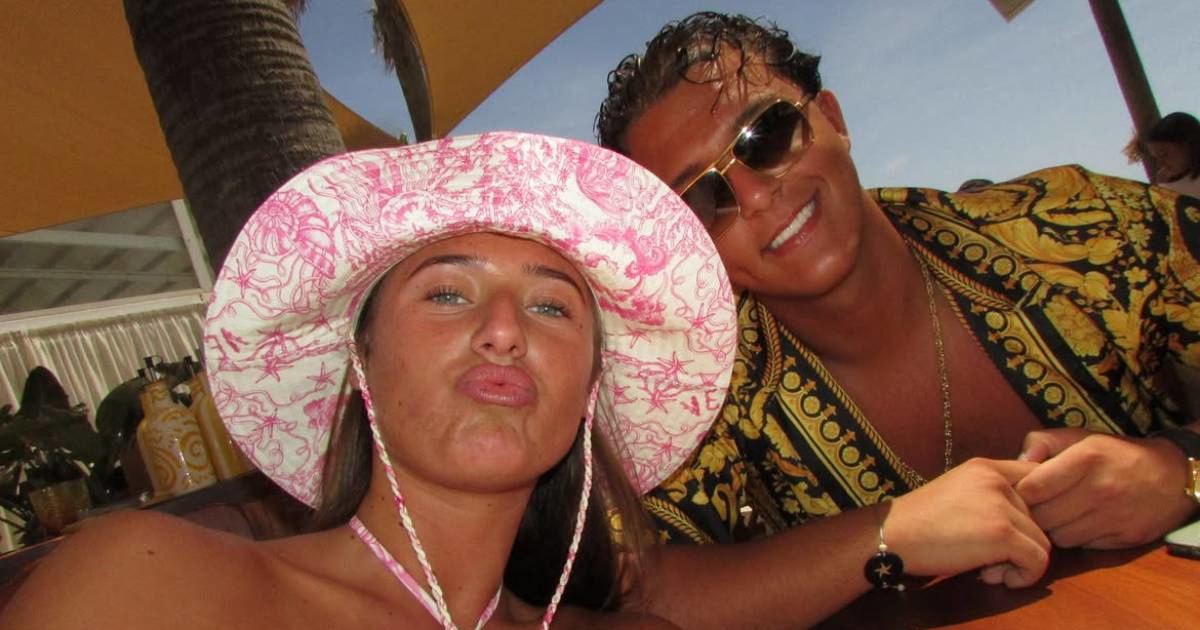 Venezuela Fury (16) i suprug (19) pozirali na odmoru u skupocjenim Versace outfitima