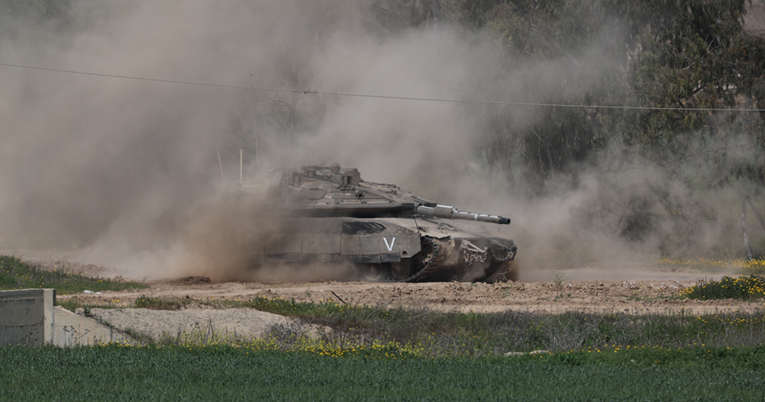 Izrael pokrenuo kopnenu ofenzivu na Gazu. Izraelci prosvjeduju pred parlamentom