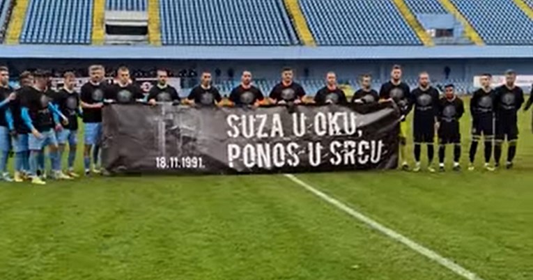 VIDEO Ludu utakmicu Cibalije i Vukovara obilježila poruka: "Suza u oku, ponos u srcu"