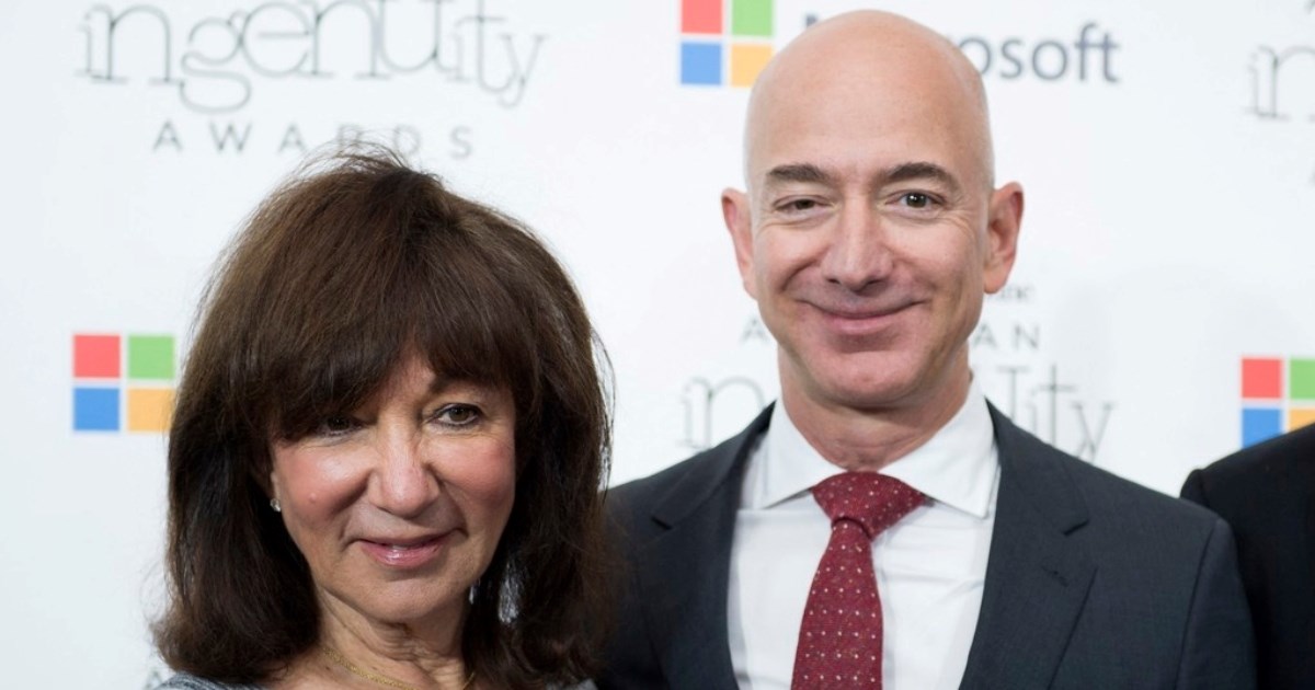 Umrla je majka Jeffa Bezosa