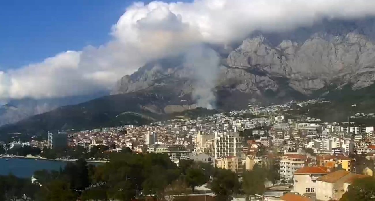 Požar iznad Makarske lokaliziran, vatrogasci će dežurati cijelu noć zbog vjetra