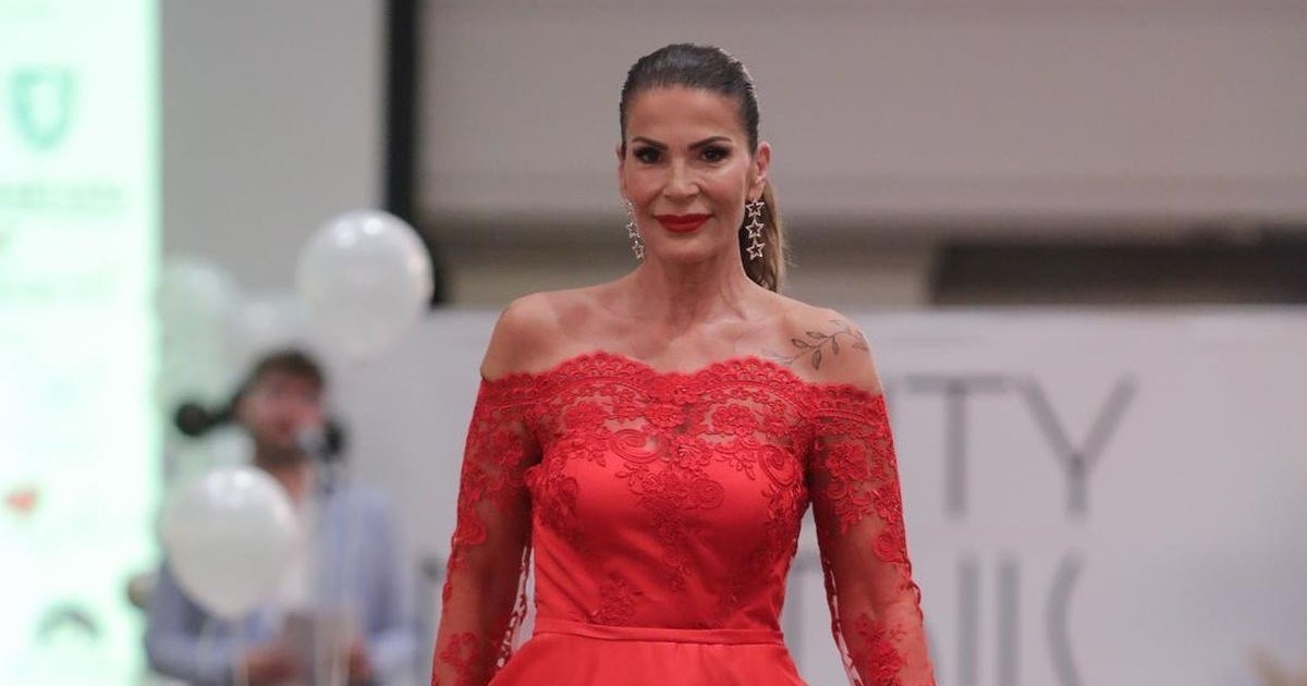 Najljepša žena bivše Juge prošetala modnom pistom u 60. godini i privukla poglede