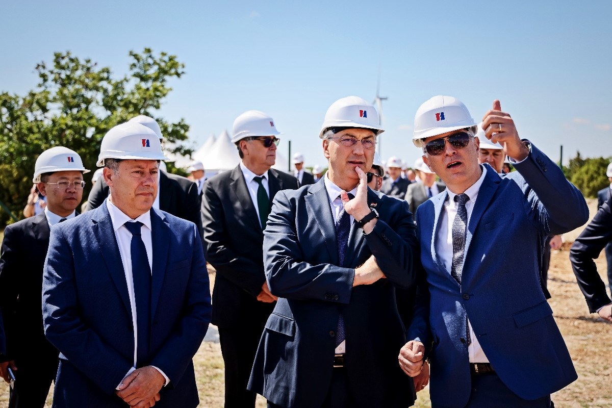 Plenković obišao gradilište najveće sunčane elektrane u Hrvatskoj